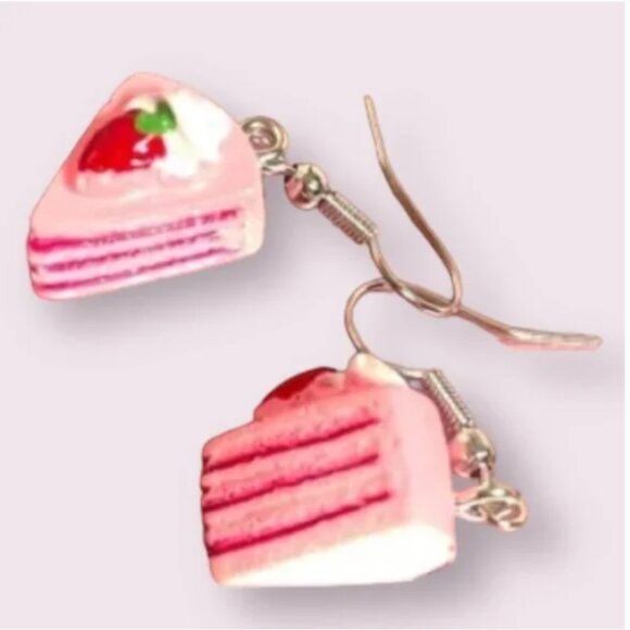 ⭐️❤️ FREE Cake Strawberry Strawberry Sweet Birthday Pop Art Artsy Chic Earrings - Picture 1 of 4